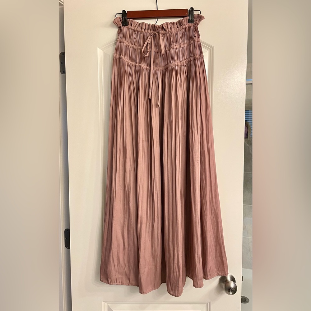 EUC cinched ruffle waist mauve maxi skirt